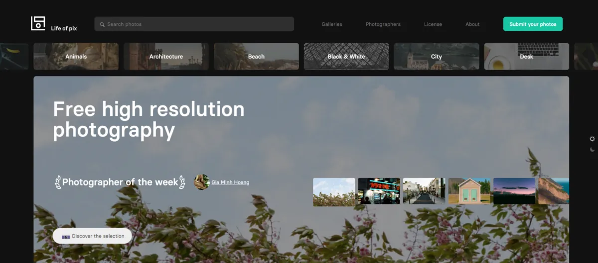 Life of Pix homepage screenshot showcasing free high-resolution photography contributed by a global community of photographers.